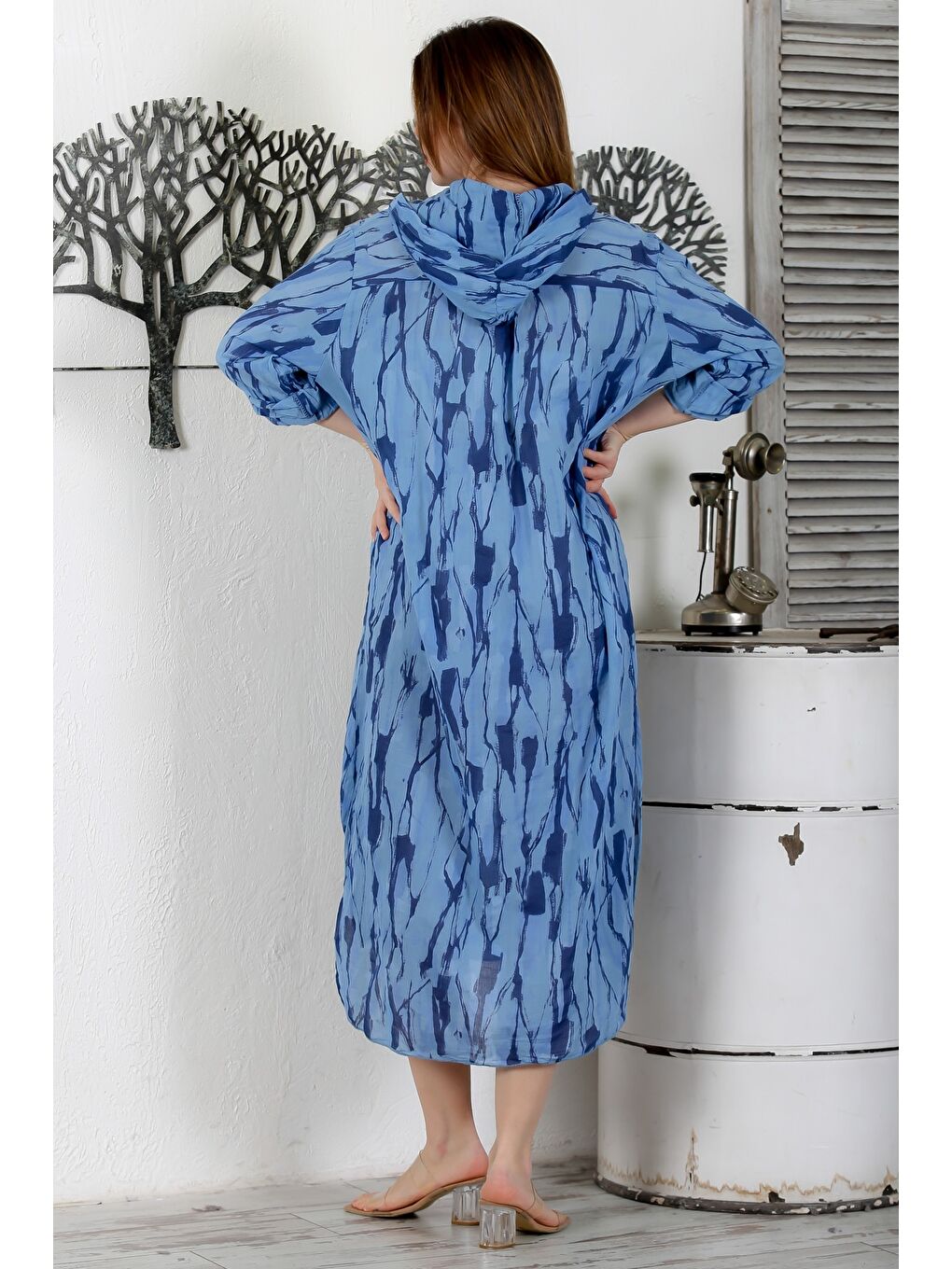 İtalyan Deniz Mavisi Düğmeli Uzun Kollu Desenli Çift Cepli Kapüşonlu Dokuma Yazlık Elbise 130 65-7