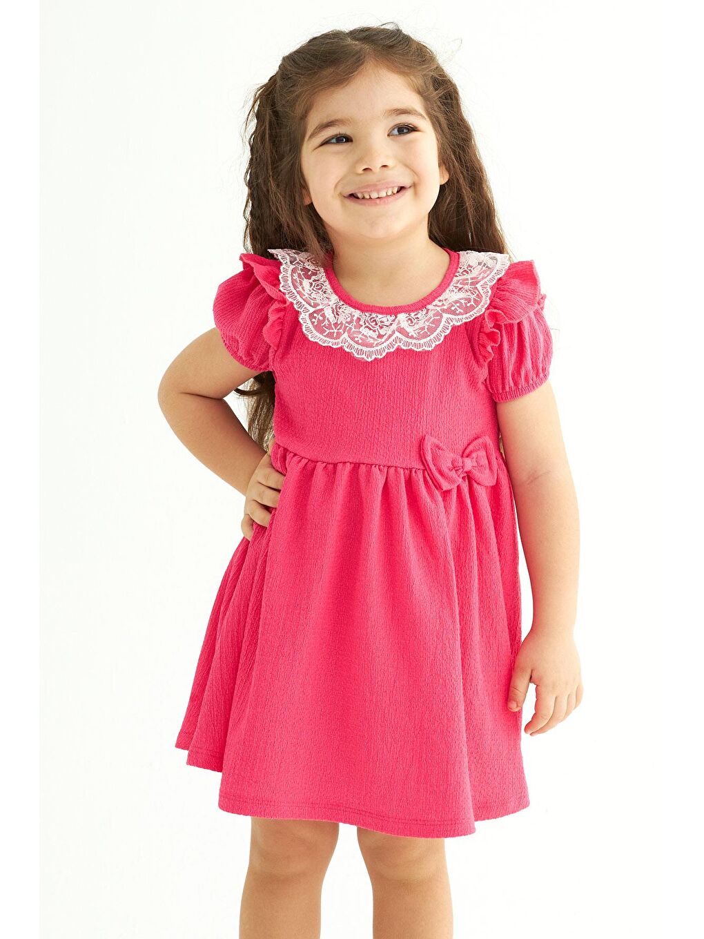 Kare Yaka Fırfır Kol Bısıklet Yaka Kurdale Detaylı Yakası Dantelli Fuşya Renk Kız Çocuk Elbıse