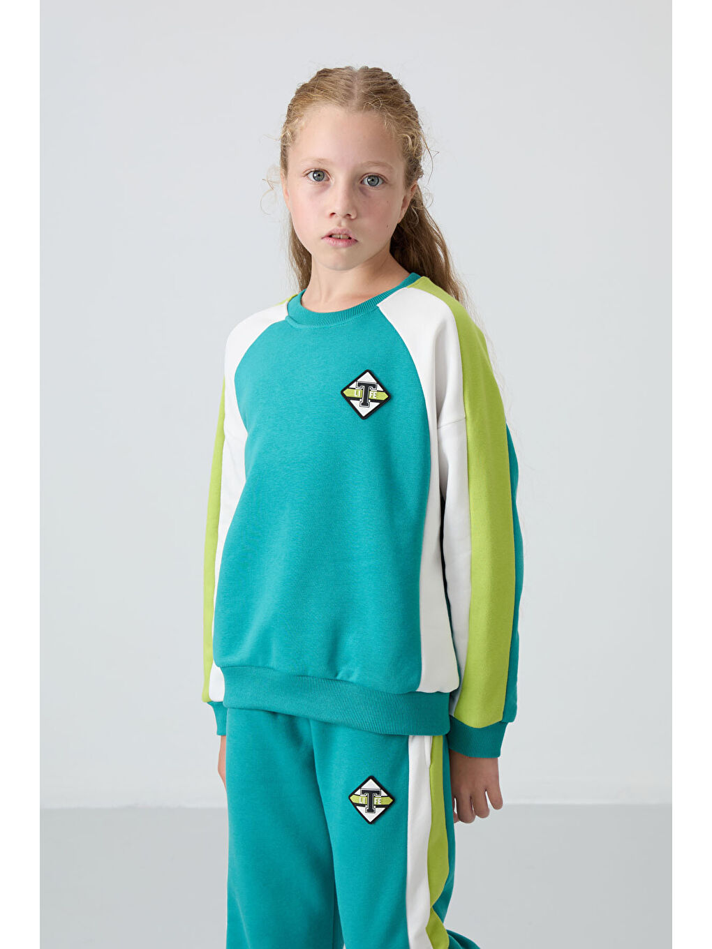 Deniz Yeşil Pamuklu İçi Tüylü Yumuşak Dokulu Standart Fit Baskılı Kız Çocuk Eşofman Takım - 75165-1