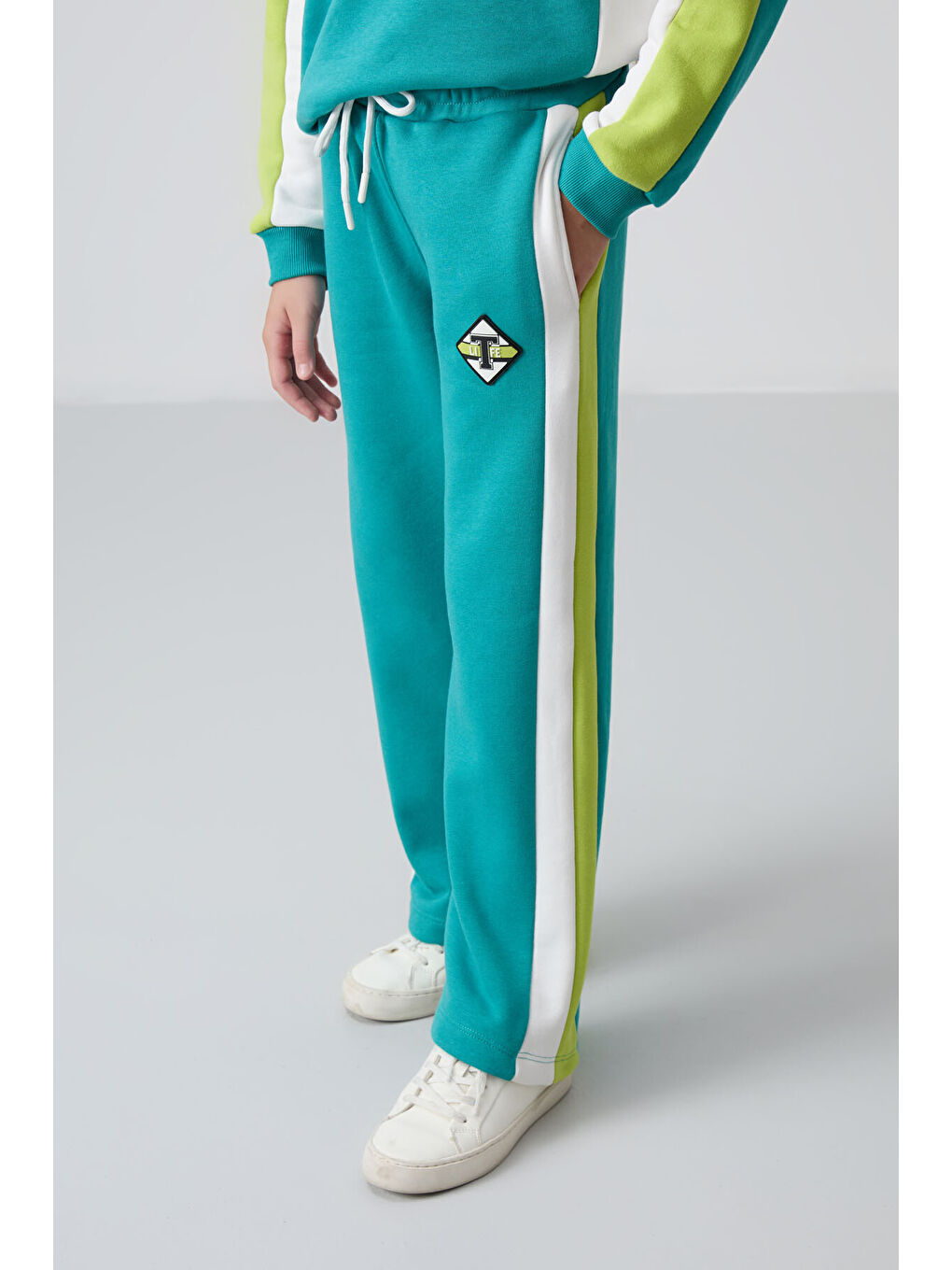 Deniz Yeşil Pamuklu İçi Tüylü Yumuşak Dokulu Standart Fit Baskılı Kız Çocuk Eşofman Takım - 75165-2