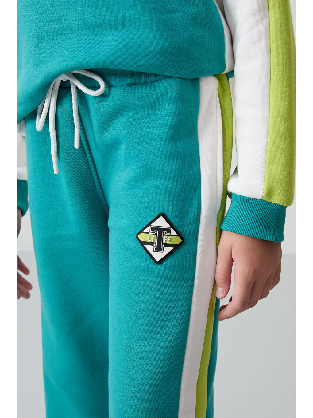 Deniz Yeşil Pamuklu İçi Tüylü Yumuşak Dokulu Standart Fit Baskılı Kız Çocuk Eşofman Takım - 75165-4