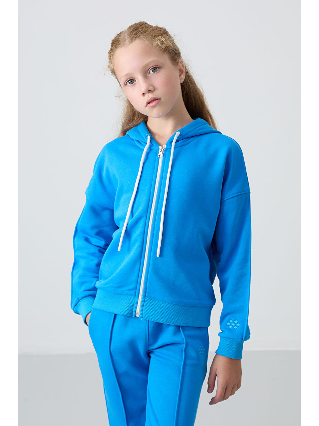 Mavi  Pamuklu İçi Tüylü Yumuşak Dokulu Standart Fit Nakışlı Kız Çocuk Eşofman Takım - 75161-2