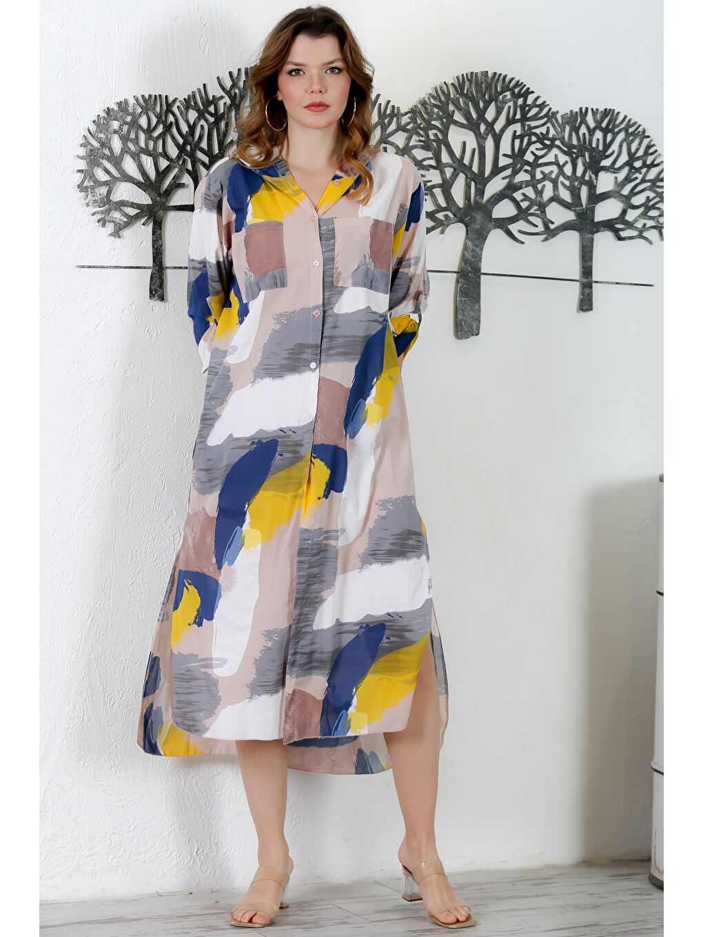 Kahverengi İtalyan Sütlü Kahve Kapüşonlu Düğmeli Uzun Kollu Çift Cepli Allover Baskılı Dokuma Elbise 130 65-1