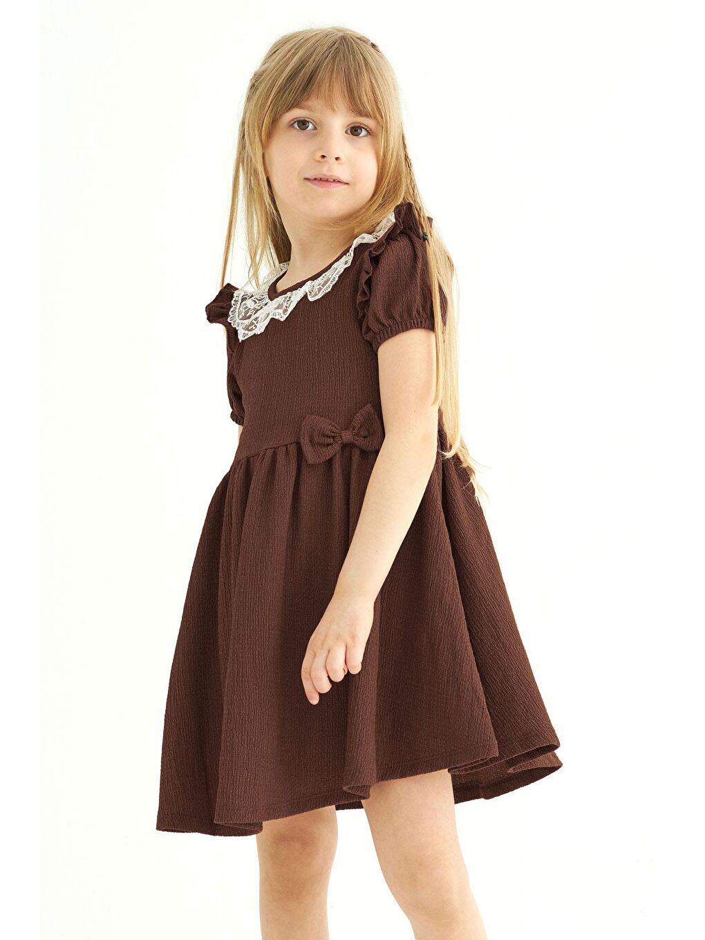 Kare Yaka Fırfır Kol Bısıklet Yaka Kurdale Detaylı Yakası Dantelli Kahverengi Renk Kız Çocuk Elbıse-2