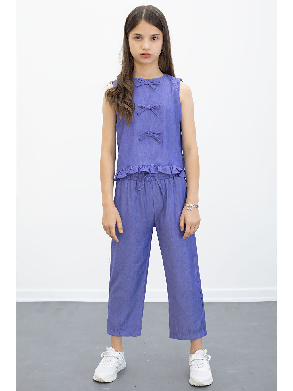 Mavi Fiyonk Detaylı Sıfır Kol Badili Kapri Pantolonlu Kız Çocuk 2li Takım 23224