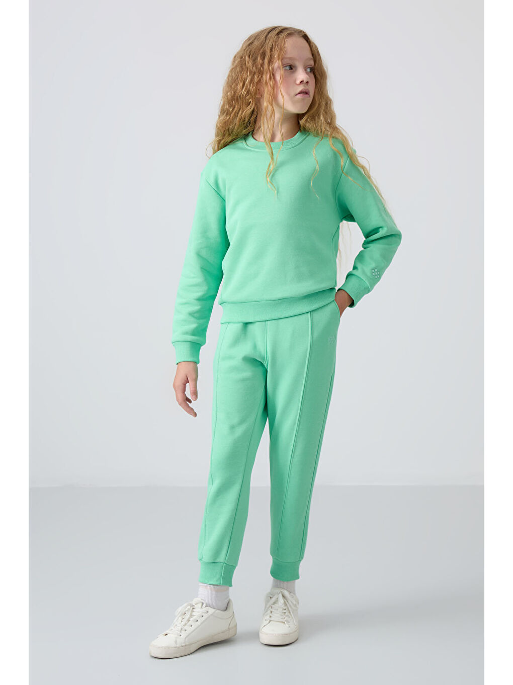 Turkuaz Su Yeşil Pamuklu İçi Tüylü Yumuşak Dokulu Oversize Nakışlı Kız Çocuk Eşofman Takım - 75145-4