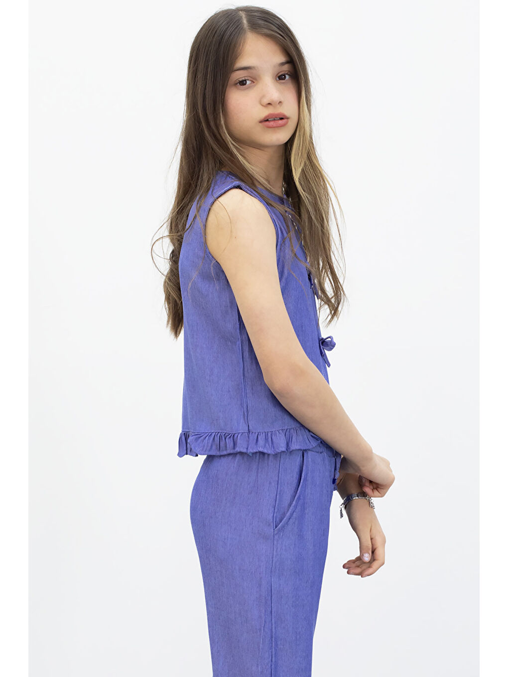 Mavi Fiyonk Detaylı Sıfır Kol Badili Kapri Pantolonlu Kız Çocuk 2li Takım 23224-4