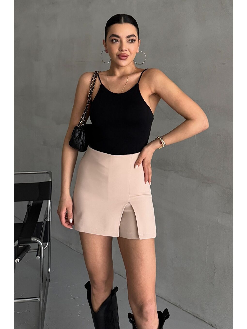 Bej Kadın Yırtmaç Detaylı Kısa Şort Etek-2