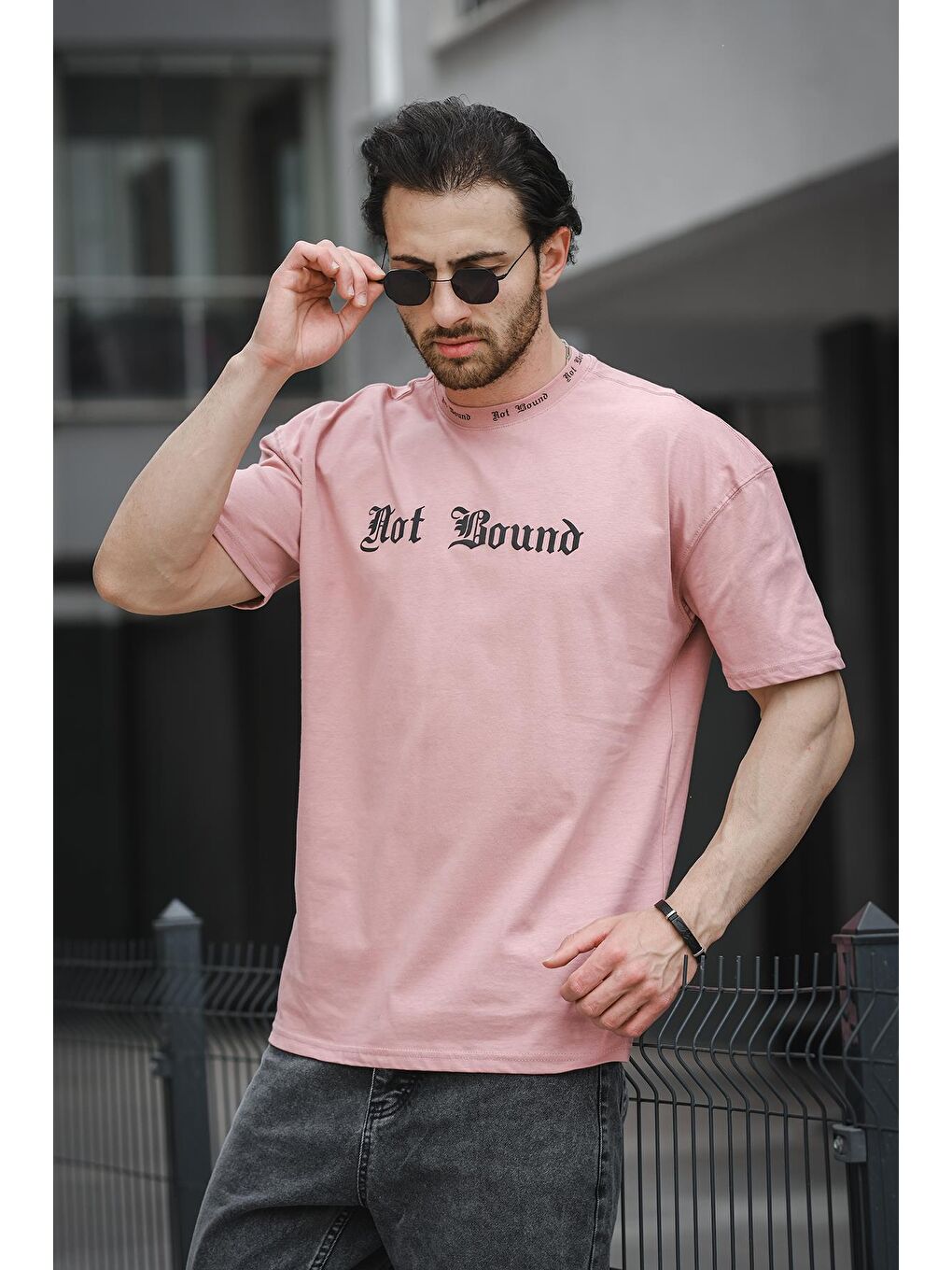 Pembe Bisiklet Yaka Kısa Kollu Yazı Baskılı Oversize Erkek Tişört-1