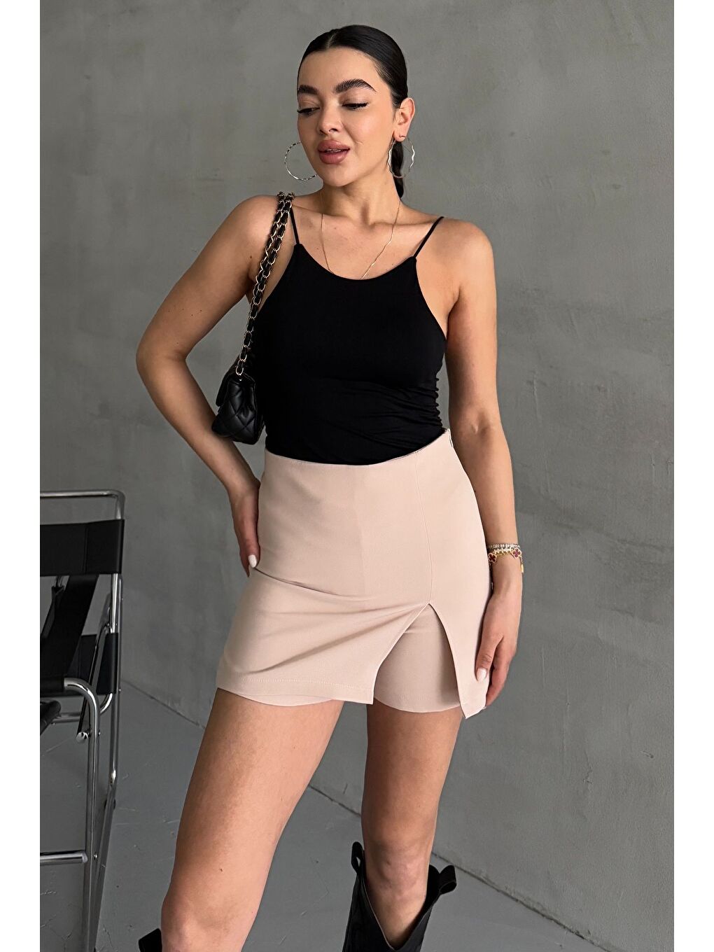 Bej Kadın Yırtmaç Detaylı Kısa Şort Etek-4