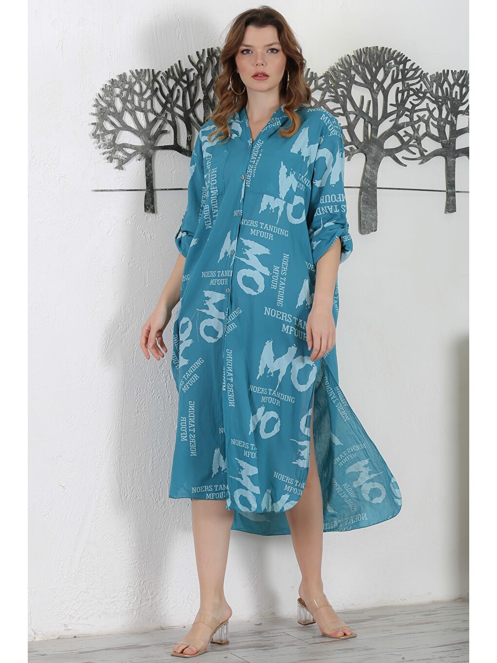 İtalyan Petrol Mavisi Kapüşonlu Düğmeli Uzun Kollu Çift Cepli Allover Baskılı Dokuma Elbise-3