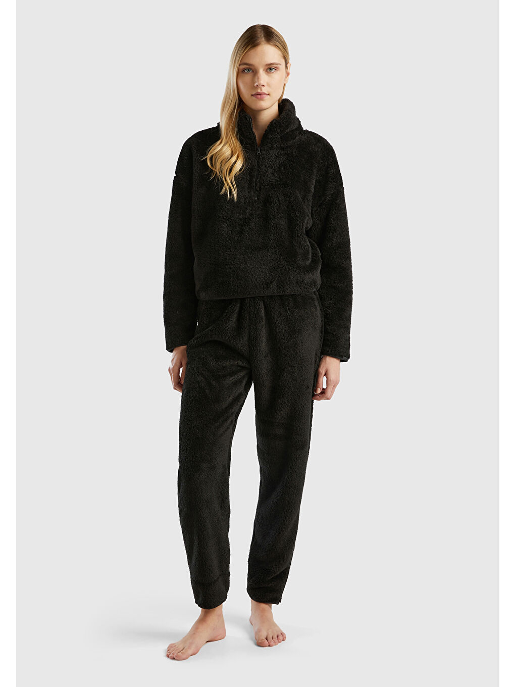 Kadın Siyah Beli Lastikli Pelüş Eşofman Alt-4