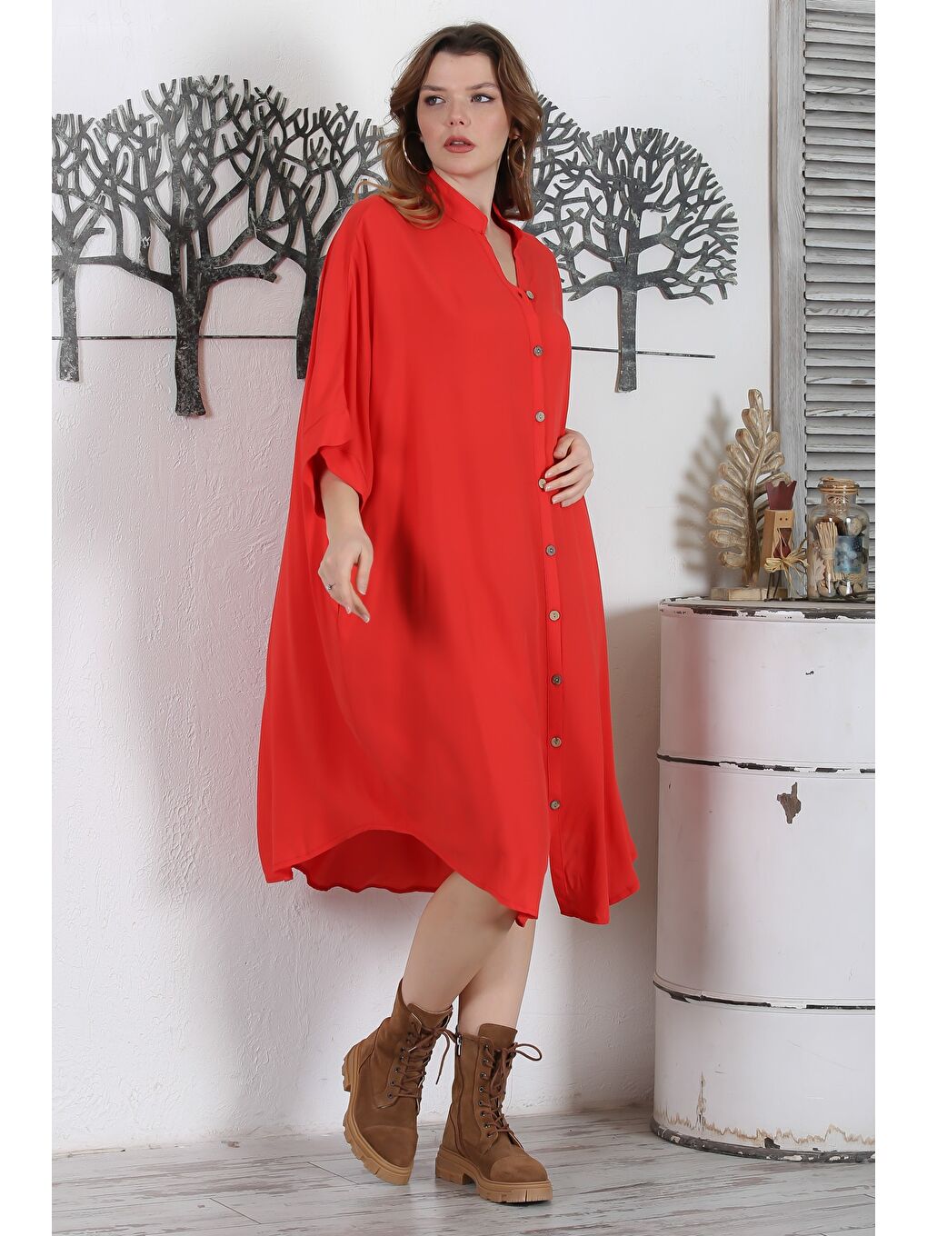 Kırmızı Narçiçeği Hakim Yaka 3/4 Kol Düğmeli Gizli Cepli Casual Oversize Dokuma Elbise 121 87-3