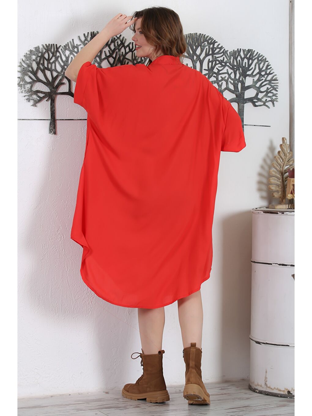 Kırmızı Narçiçeği Hakim Yaka 3/4 Kol Düğmeli Gizli Cepli Casual Oversize Dokuma Elbise 121 87-7