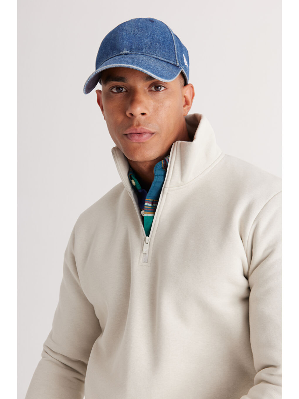 Erkek Bej Standart Fit Normal Kesim İçi Polarlı Bato Yaka Pamuklu Sweatshirt-3