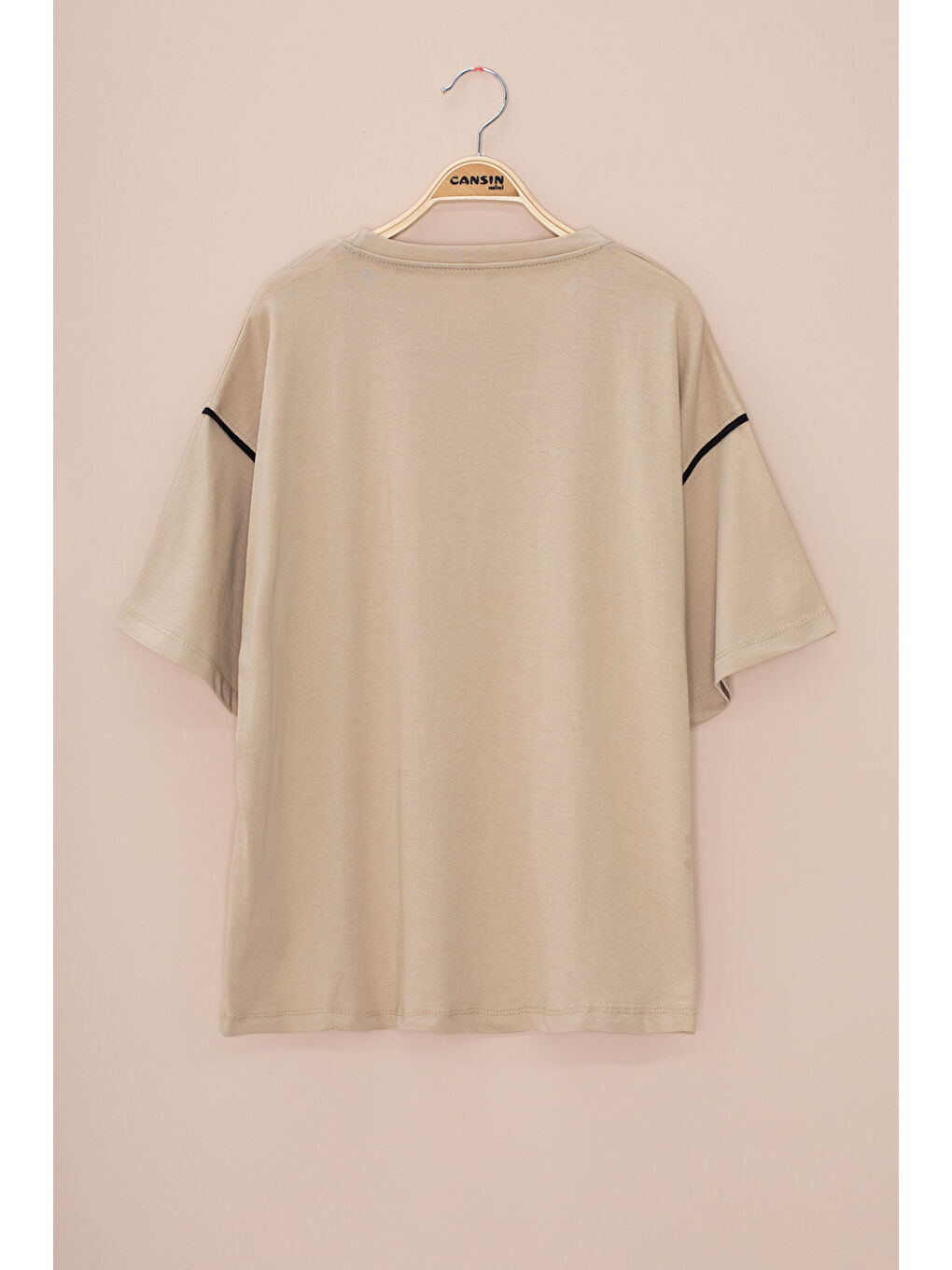 Bej Kolu Şerit Detaylı Payetli Kız Çocuk Oversize Tişört 20810-2