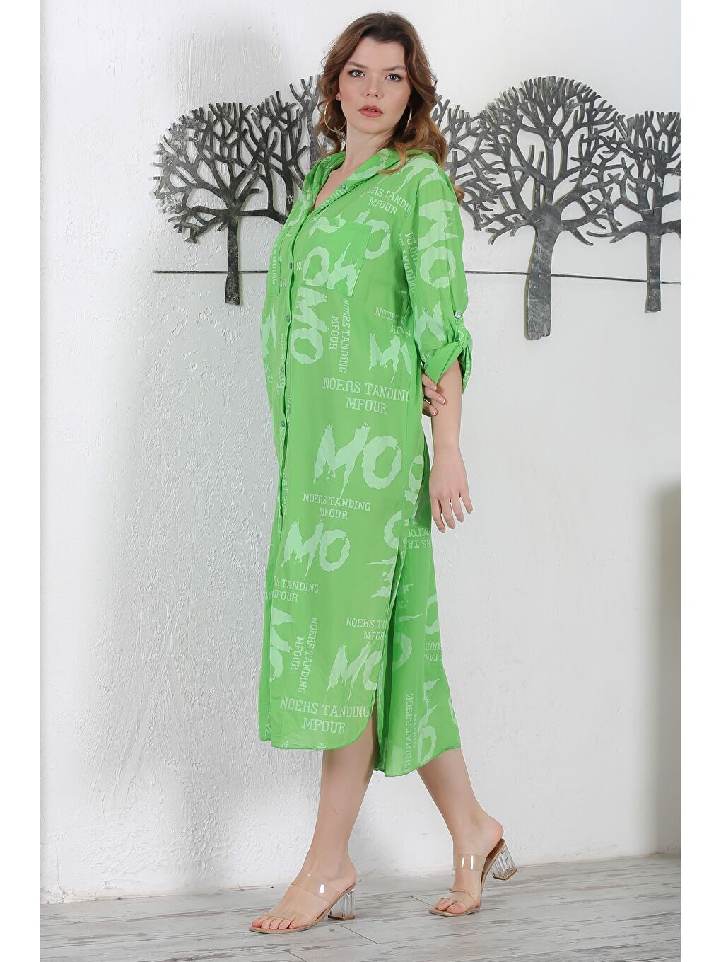 İtalyan Fıstık Yeşili Kapüşonlu Düğmeli Uzun Kollu Çift Cepli Allover Baskılı Dokuma Elbise 130 65-5