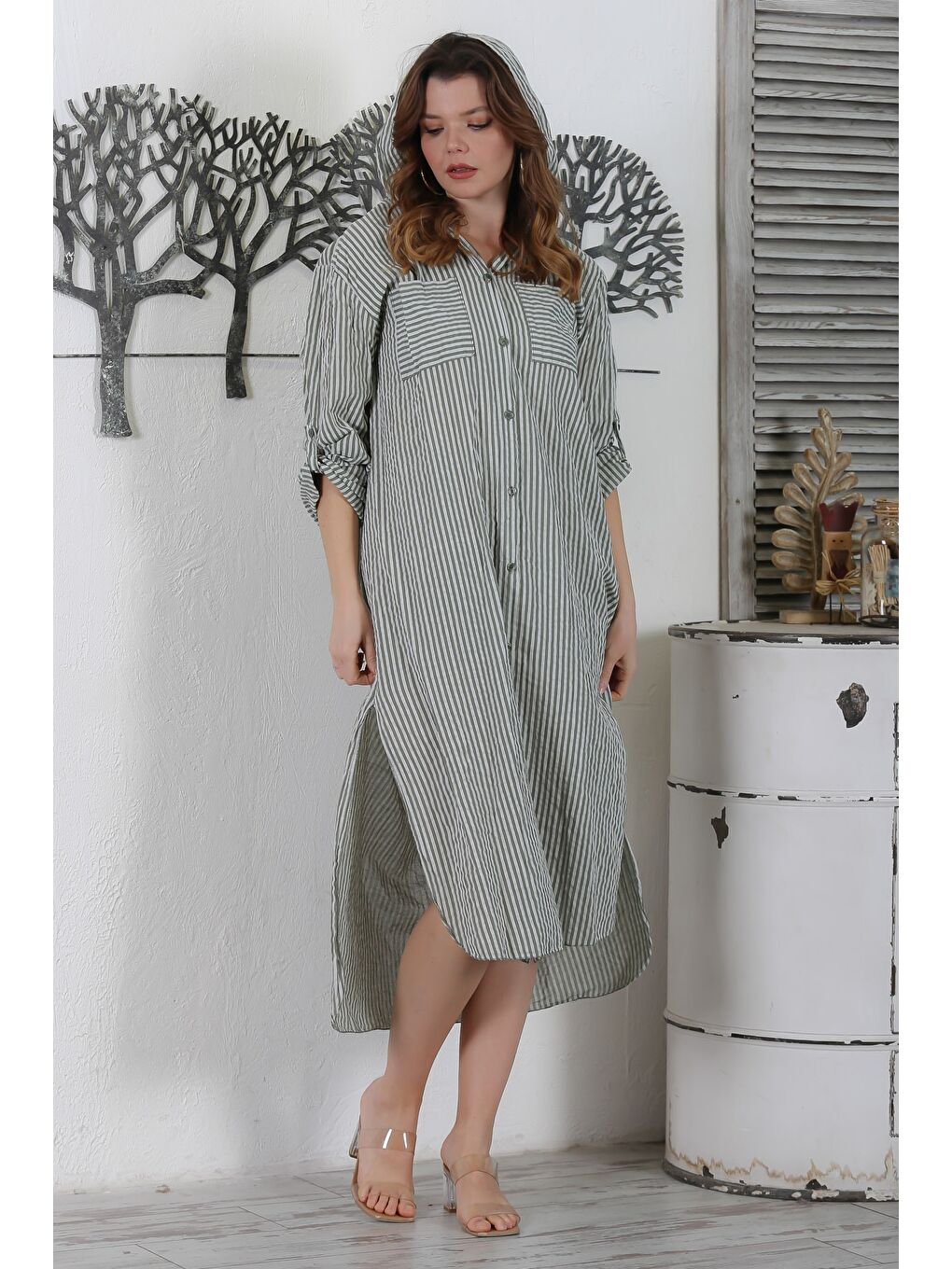 İtalyan Haki Kapüşonlu Düğmeli Uzun Kollu Çizgili Çift Cepli Yırtmaçlı Dokuma Elbise 130 65-1