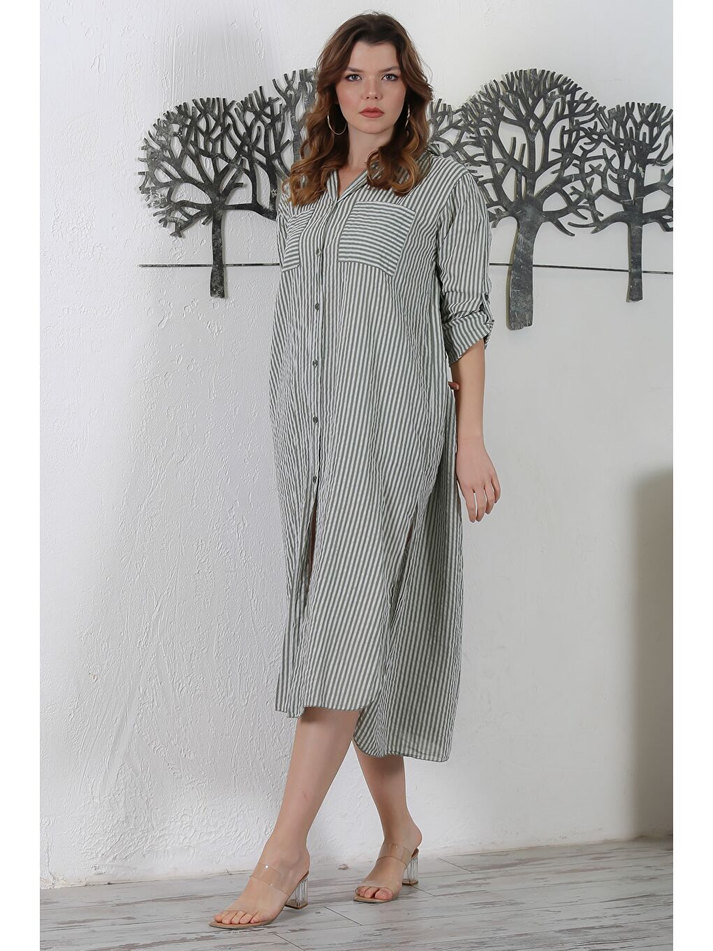 İtalyan Haki Kapüşonlu Düğmeli Uzun Kollu Çizgili Çift Cepli Yırtmaçlı Dokuma Elbise 130 65-3