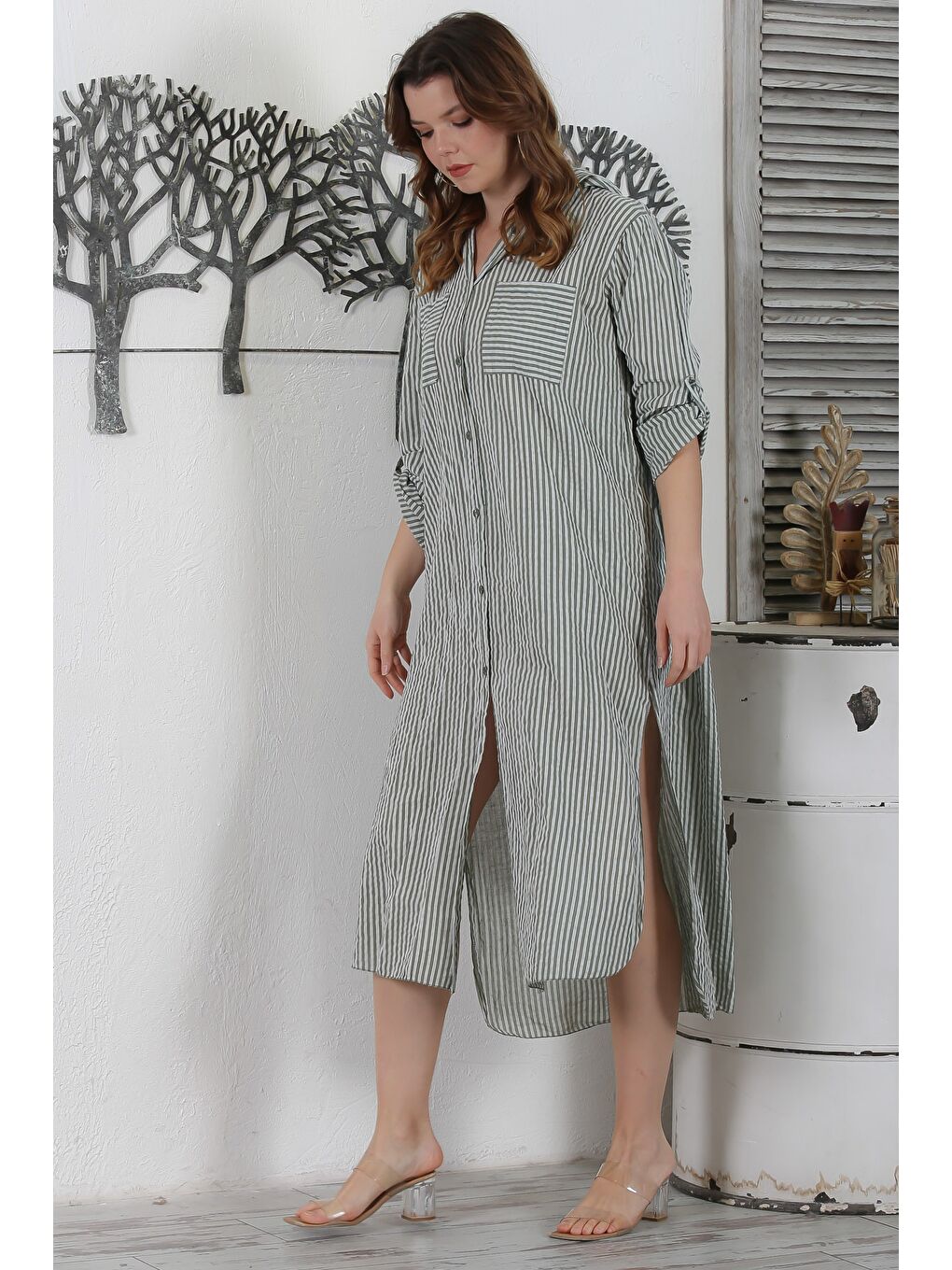 İtalyan Haki Kapüşonlu Düğmeli Uzun Kollu Çizgili Çift Cepli Yırtmaçlı Dokuma Elbise 130 65-4