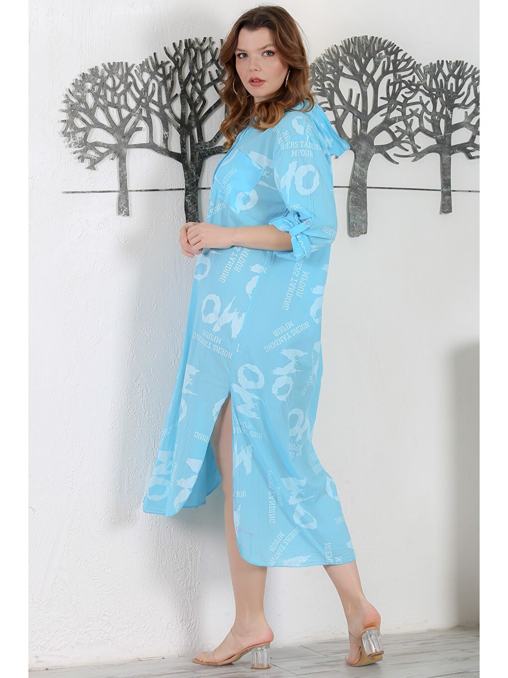 İtalyan Açık Turkuaz Kapüşonlu Düğmeli Uzun Kollu Çift Cepli Allover Baskılı Dokuma Elbise 130 65-3