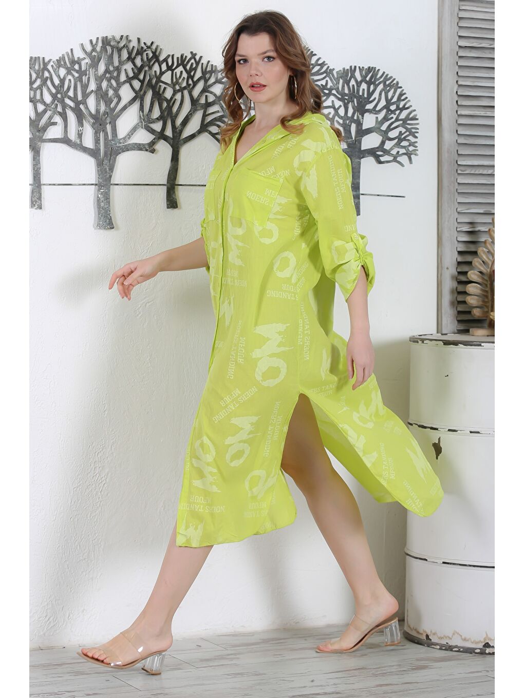 Yeşil İtalyan Limon Küfü Rengi Kapüşonlu Düğmeli Uzun Kollu Çift Cepli Allover Baskılı Dokuma Elbise-2