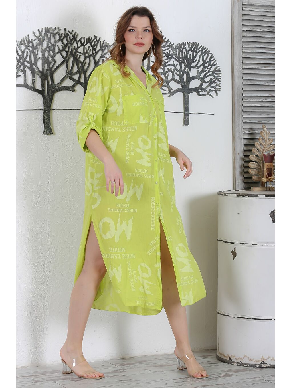 Yeşil İtalyan Limon Küfü Rengi Kapüşonlu Düğmeli Uzun Kollu Çift Cepli Allover Baskılı Dokuma Elbise-4