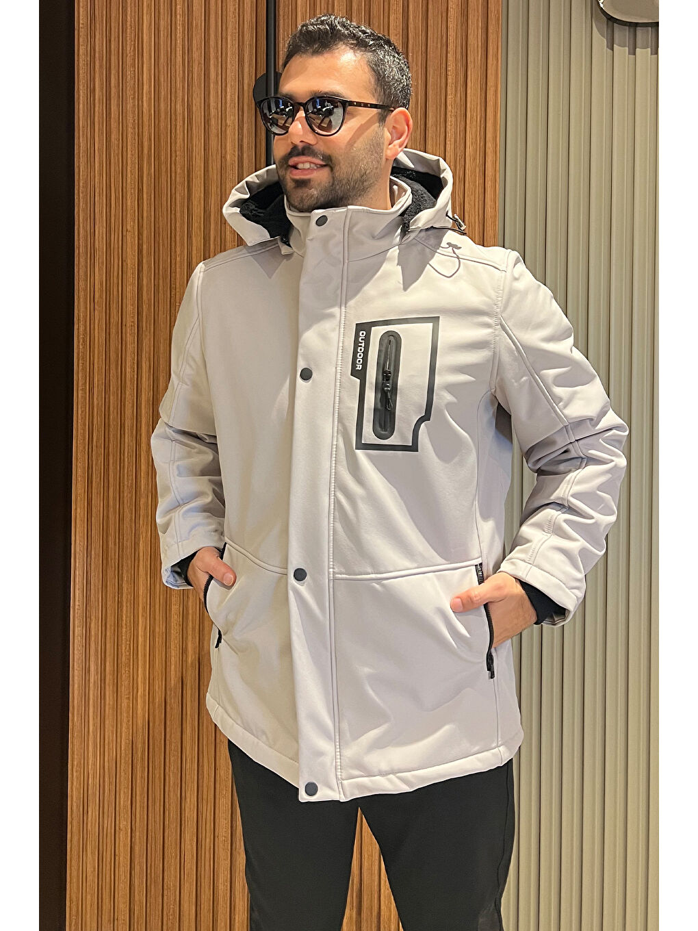 Bej Erkek Kapüşonlu İçi Pelüş Softshell Mont-1