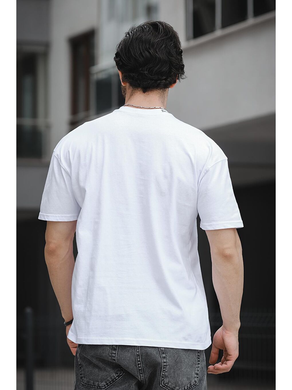Beyaz Bisiklet Yaka Kısa Kollu Yazı Baskılı Oversize Erkek Tişört-3