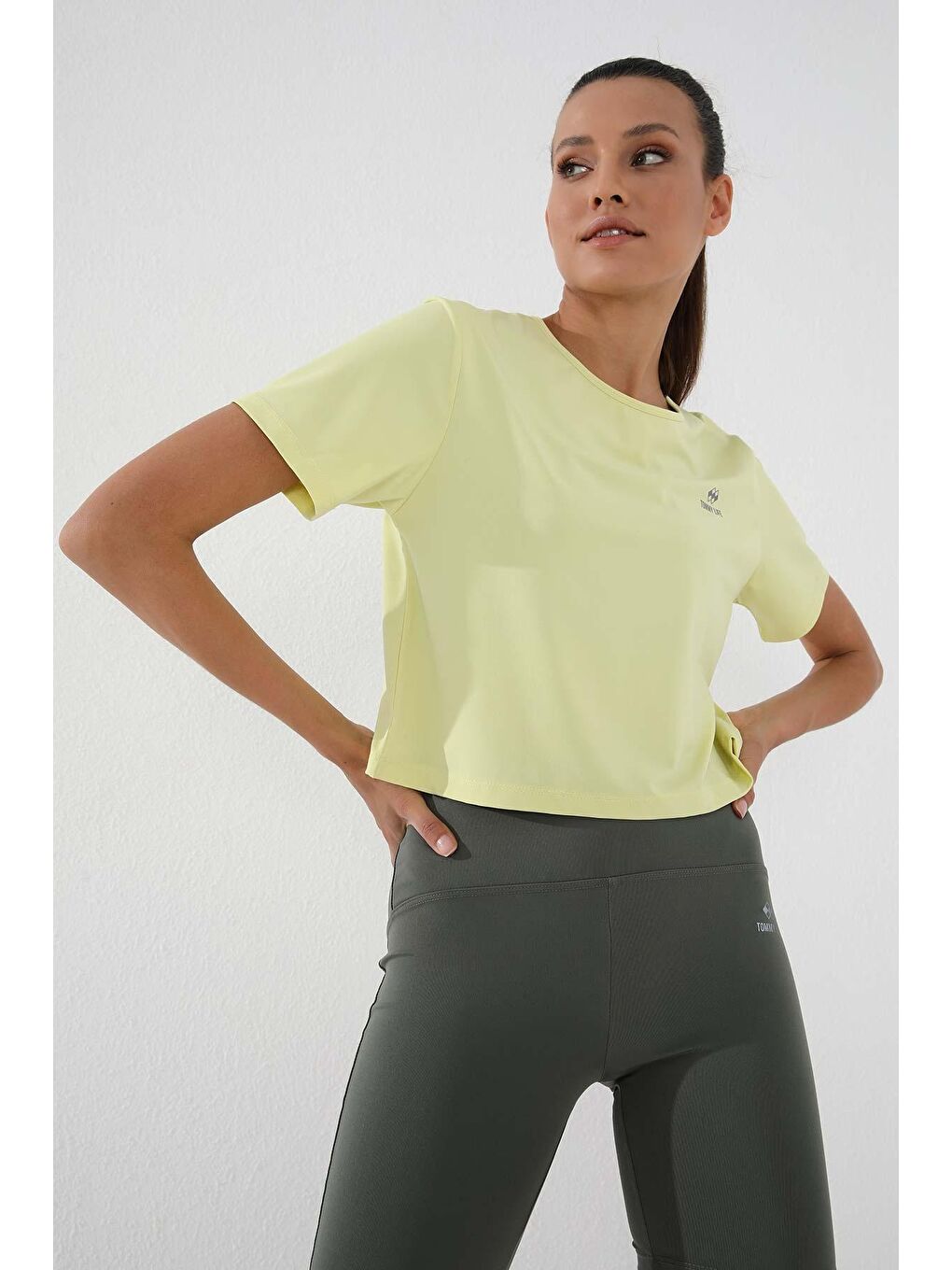 TOMMYLIFE Sarı Limon Basic Kısa Kol Standart Kalıp O Yaka Kadın Crop Top T-Shirt - 97143