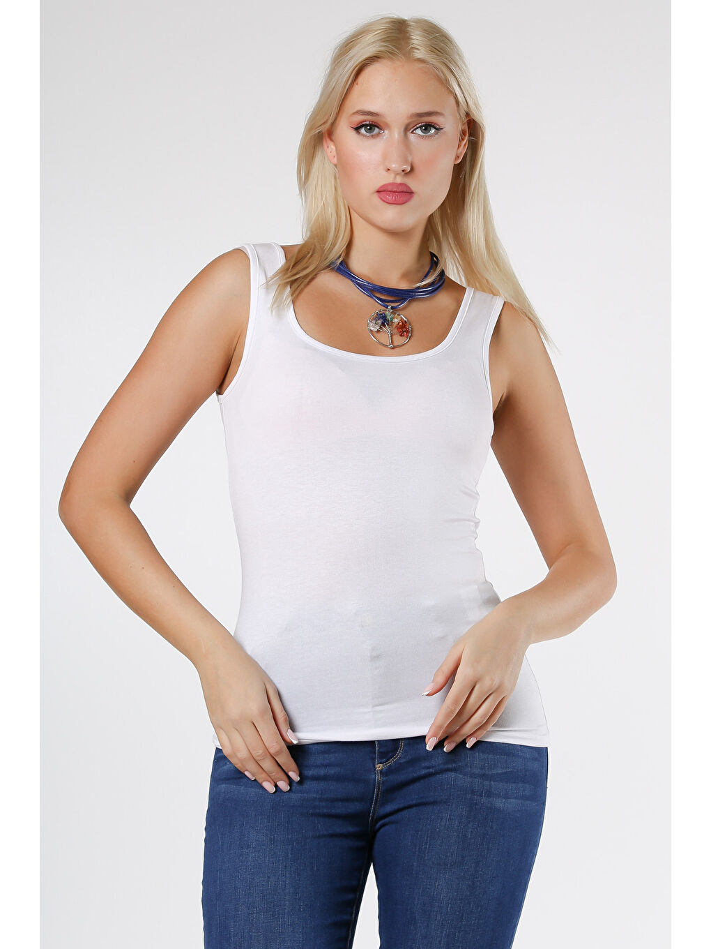 Beyaz U Yaka Basic Örme Bluz-3