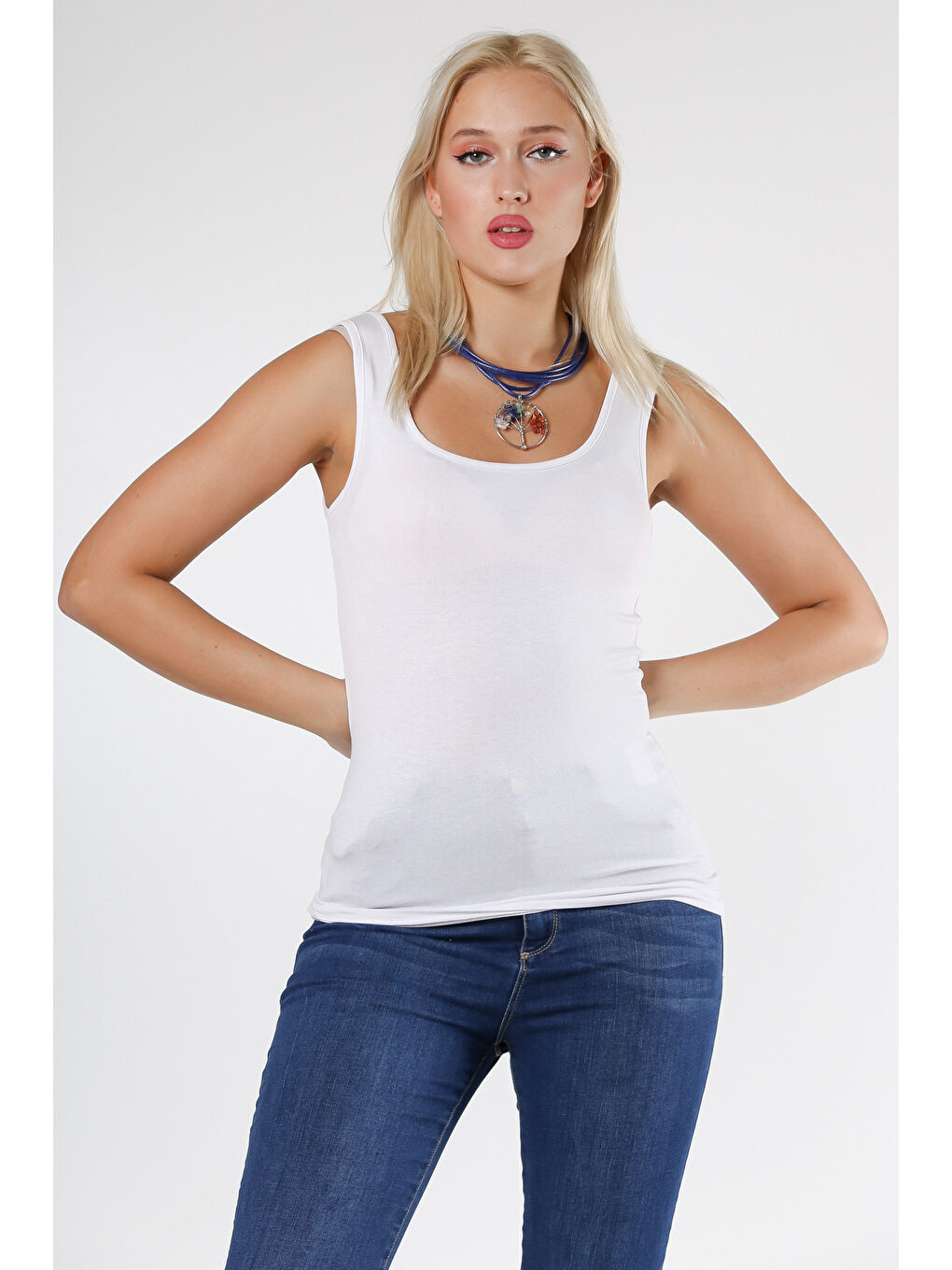 Beyaz U Yaka Basic Örme Bluz-6