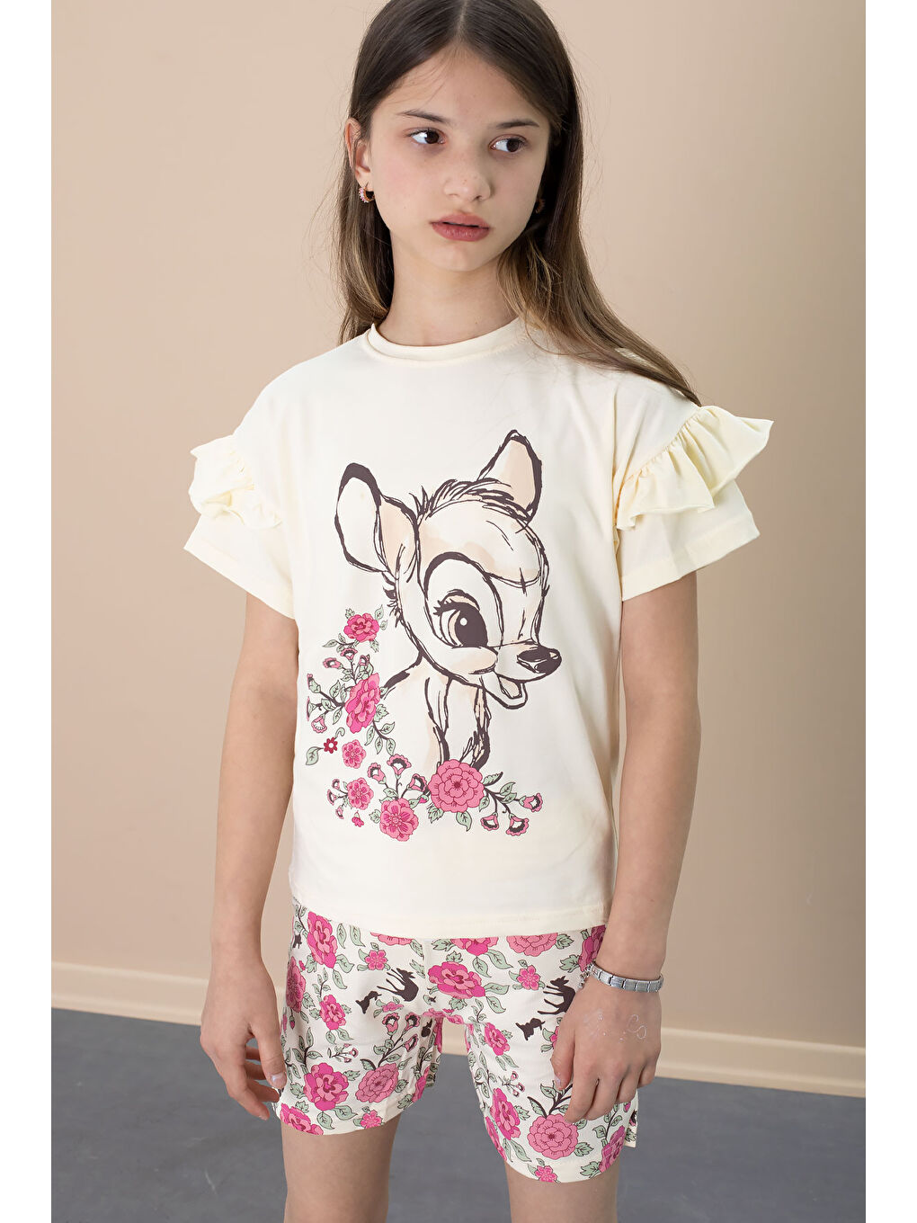 Ekru Krem Fırfır Detaylı Tişörtlü Çiçek Baskılı Şortlu Kız Çocuk Takım 21100-1