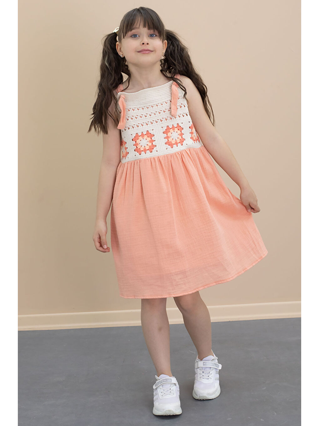 Turuncu Dantel Detaylı Askılı Kız Çocuk Müslin Elbise 21022-4