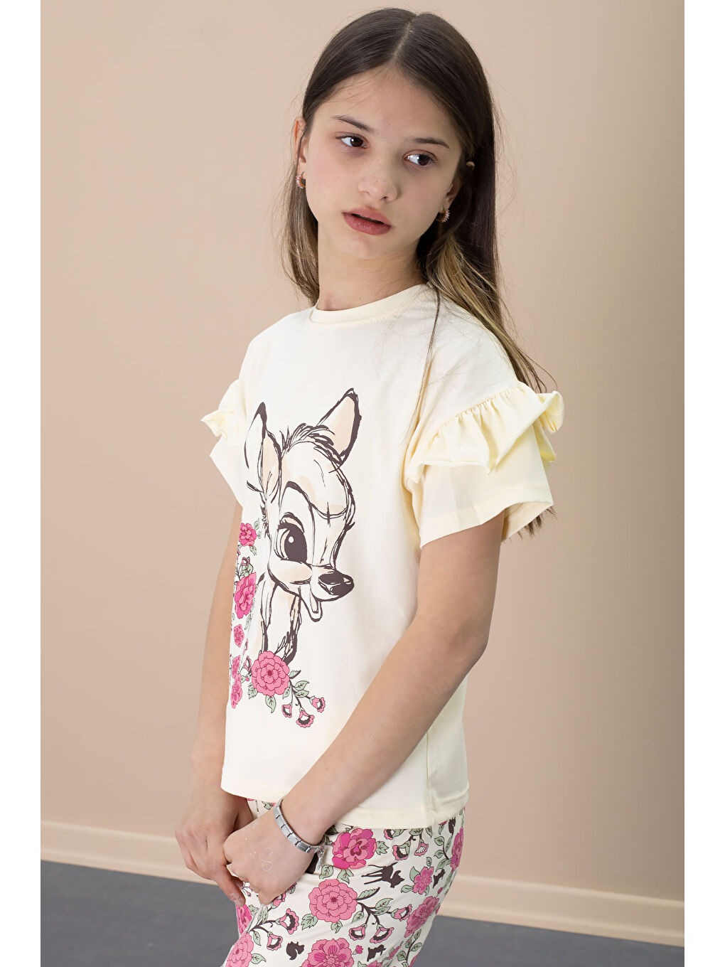 Ekru Krem Fırfır Detaylı Tişörtlü Çiçek Baskılı Şortlu Kız Çocuk Takım 21100-3