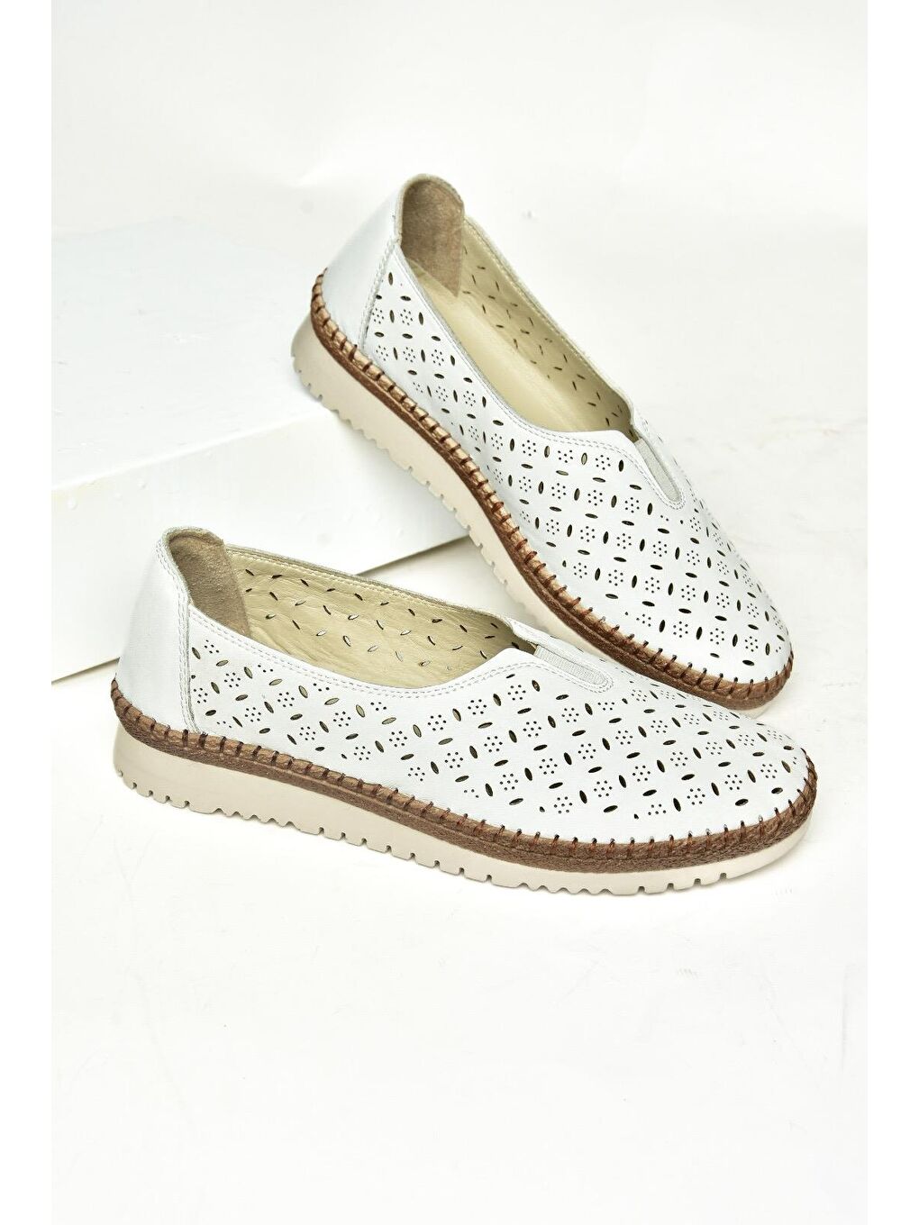 U5553002 Beyaz Kadın Ayakkabı-2