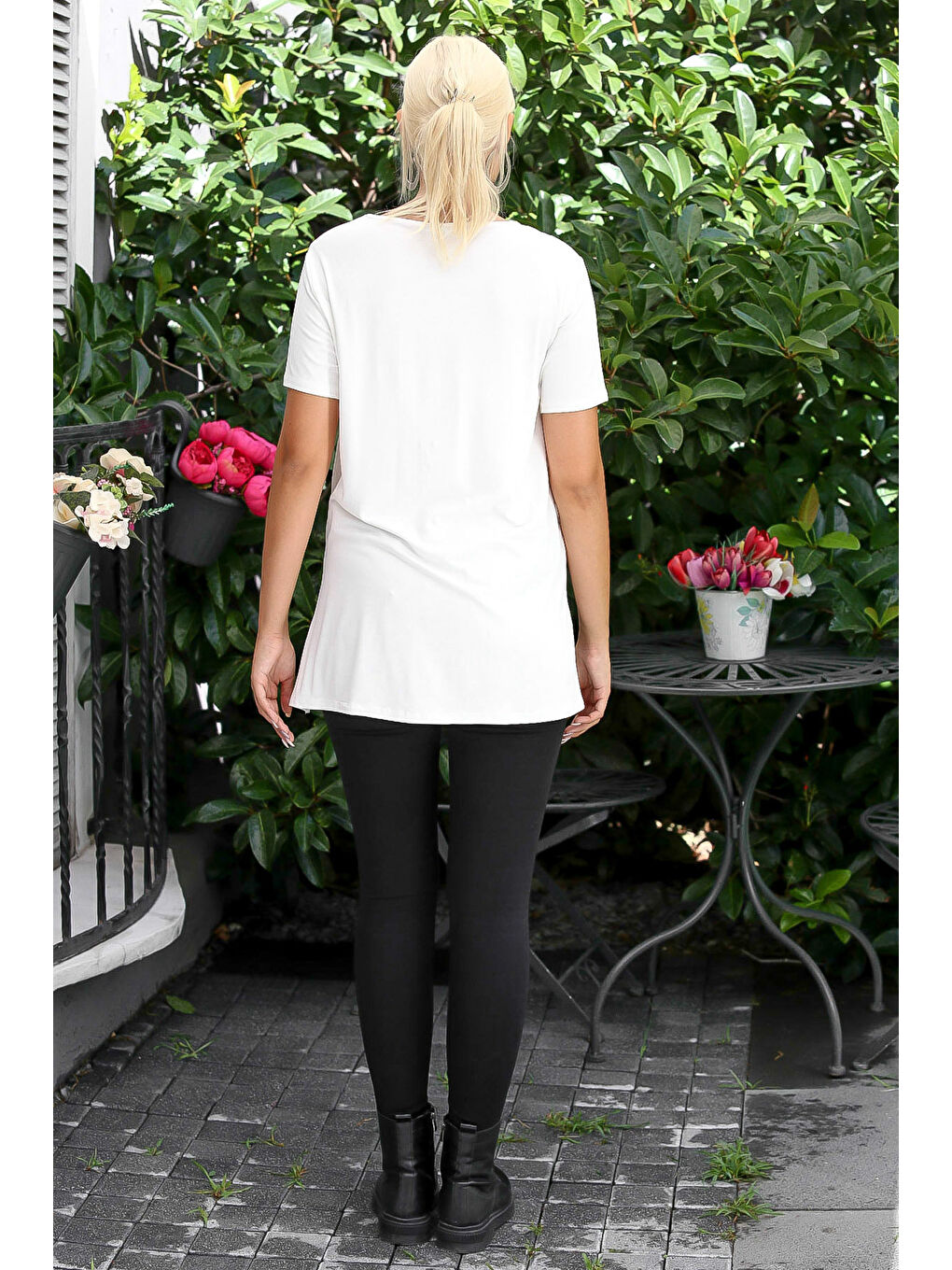 Ekru Kadın Krem Rengi V Yaka Kısa Kol Yırtmaçlı Maxi Regular Fit Casual Pamuklu Örme Bluz-1