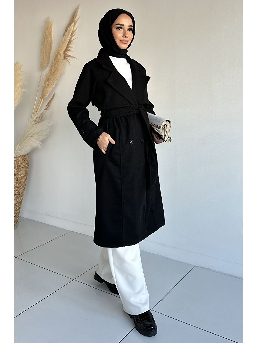 Siyah Çift Cepli Bel Kuşak Detaylı Tesettür Kaşe Kaban-3