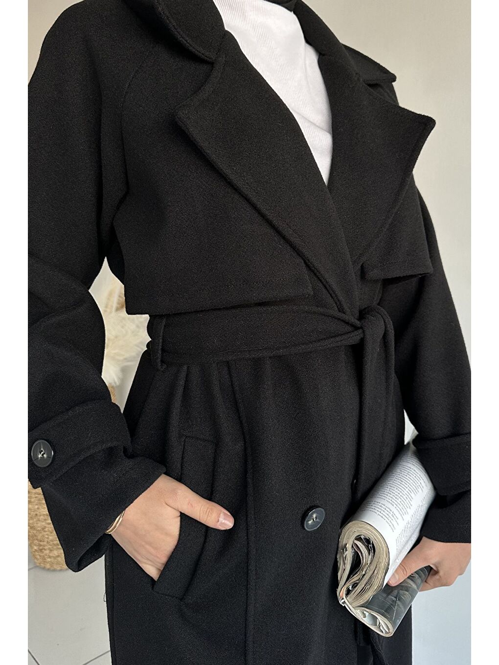 Siyah Çift Cepli Bel Kuşak Detaylı Tesettür Kaşe Kaban-7