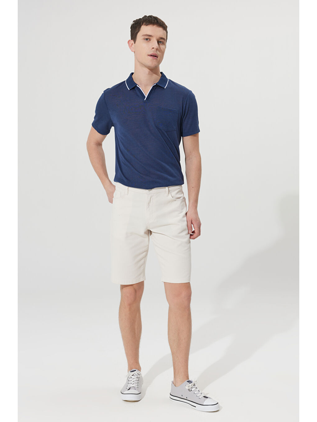 Erkek Beyaz Slim Fit Dar Kesim 5 Cep Armürlü Şort-5