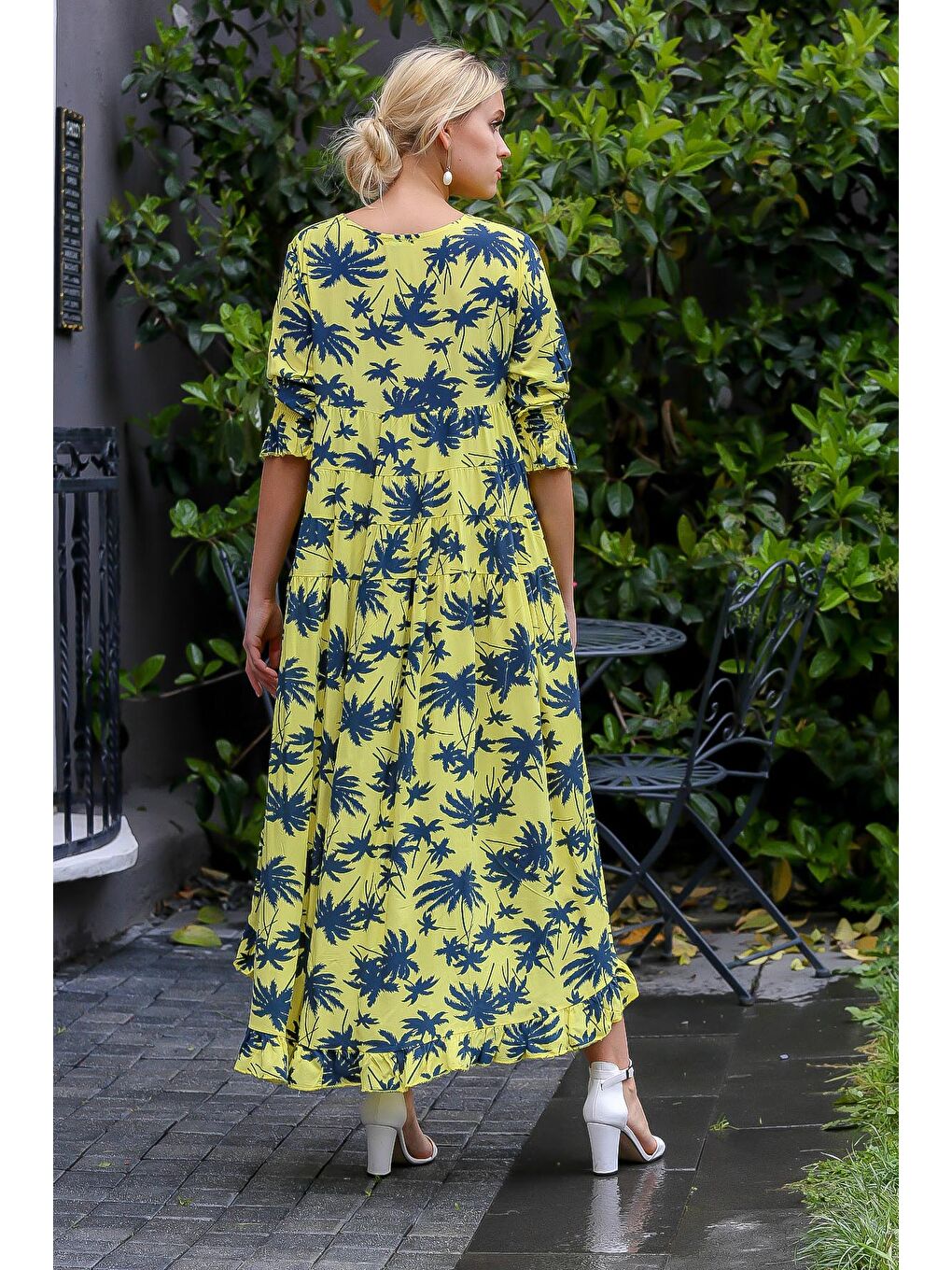 Kadın Bej Hakim Yaka Japon Güneş Nakışlı Püskül Detaylı Bluz M10010200BL94100-7