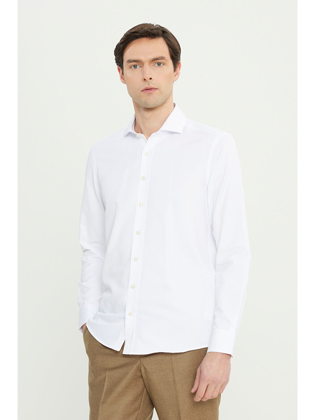 Erkek Beyaz Kolay Ütülenebilen Pamuklu Slim Fit Dar Kesim İtalyan Yaka Armürlü Basic Gömlek-2