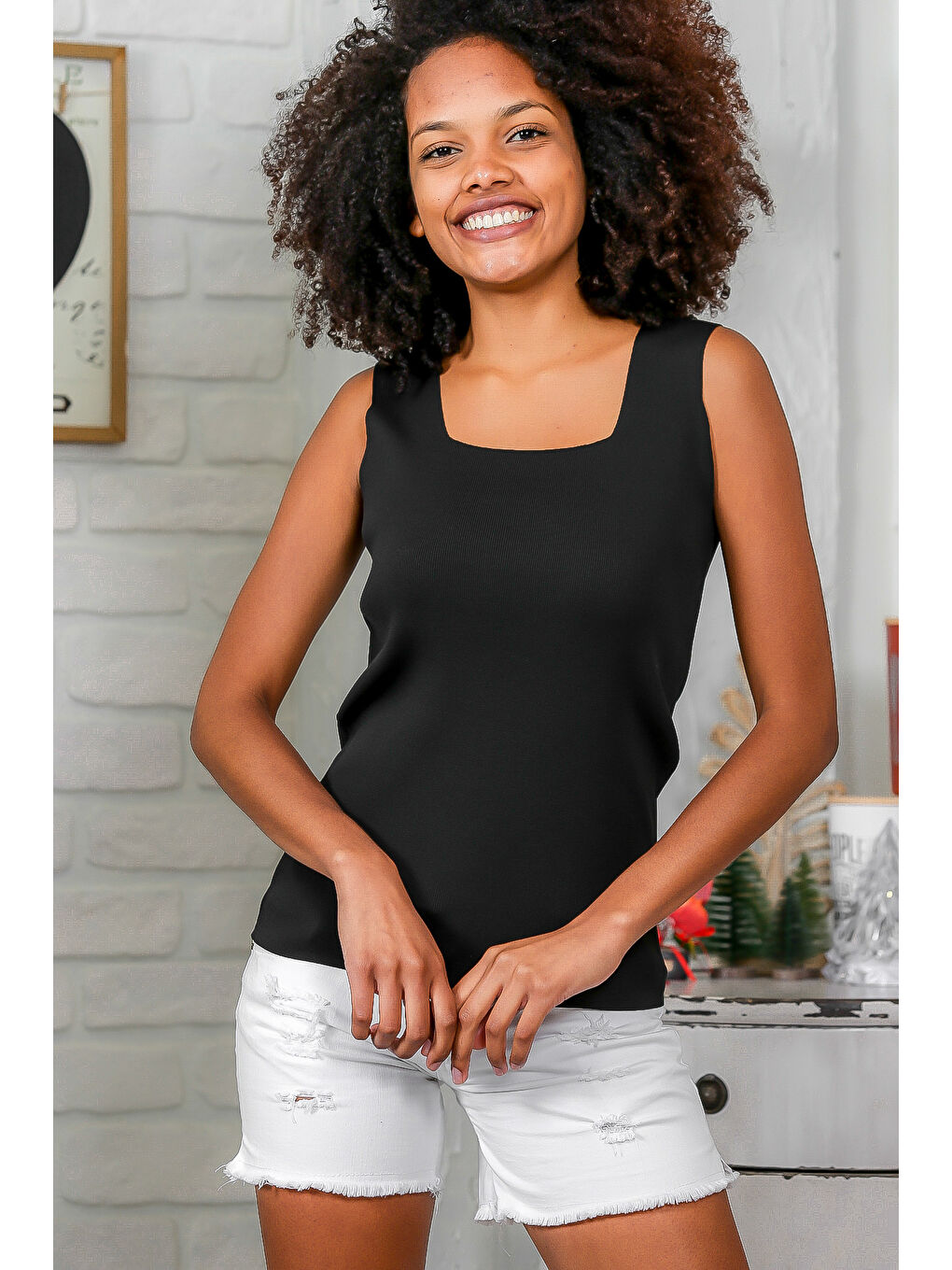 Kadın Siyah Kare Yaka Kalın Askılı Triko Bluz M10010200BL94397-1