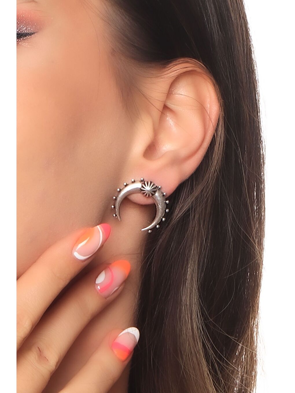 Gri Kadın Antik Gümüş Kaplama Çivili Model Ay Küpe-3