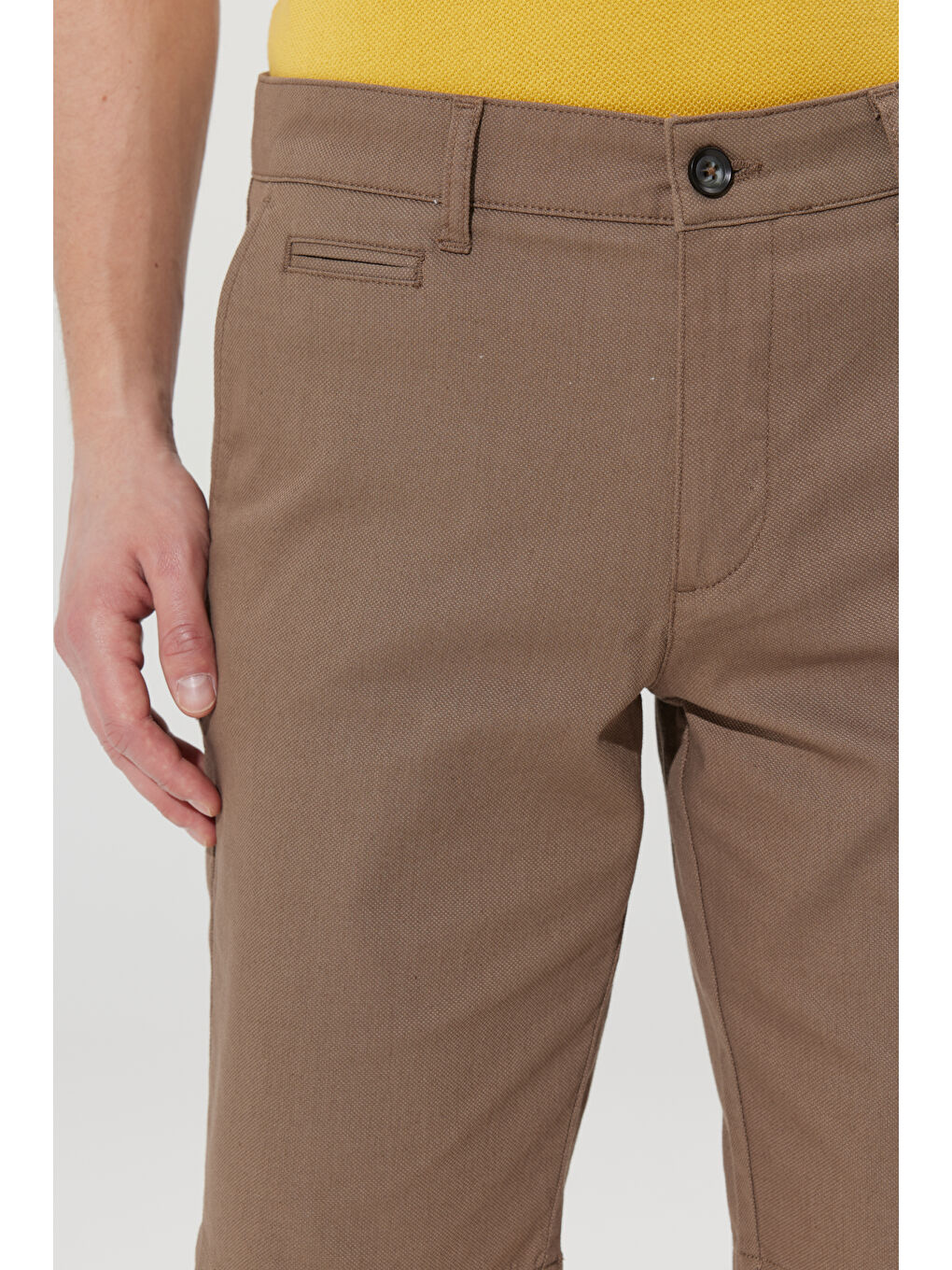 Bej Erkek Vizon Slim Fit Dar Kesim Yan Cepli Armürlü Şort-5