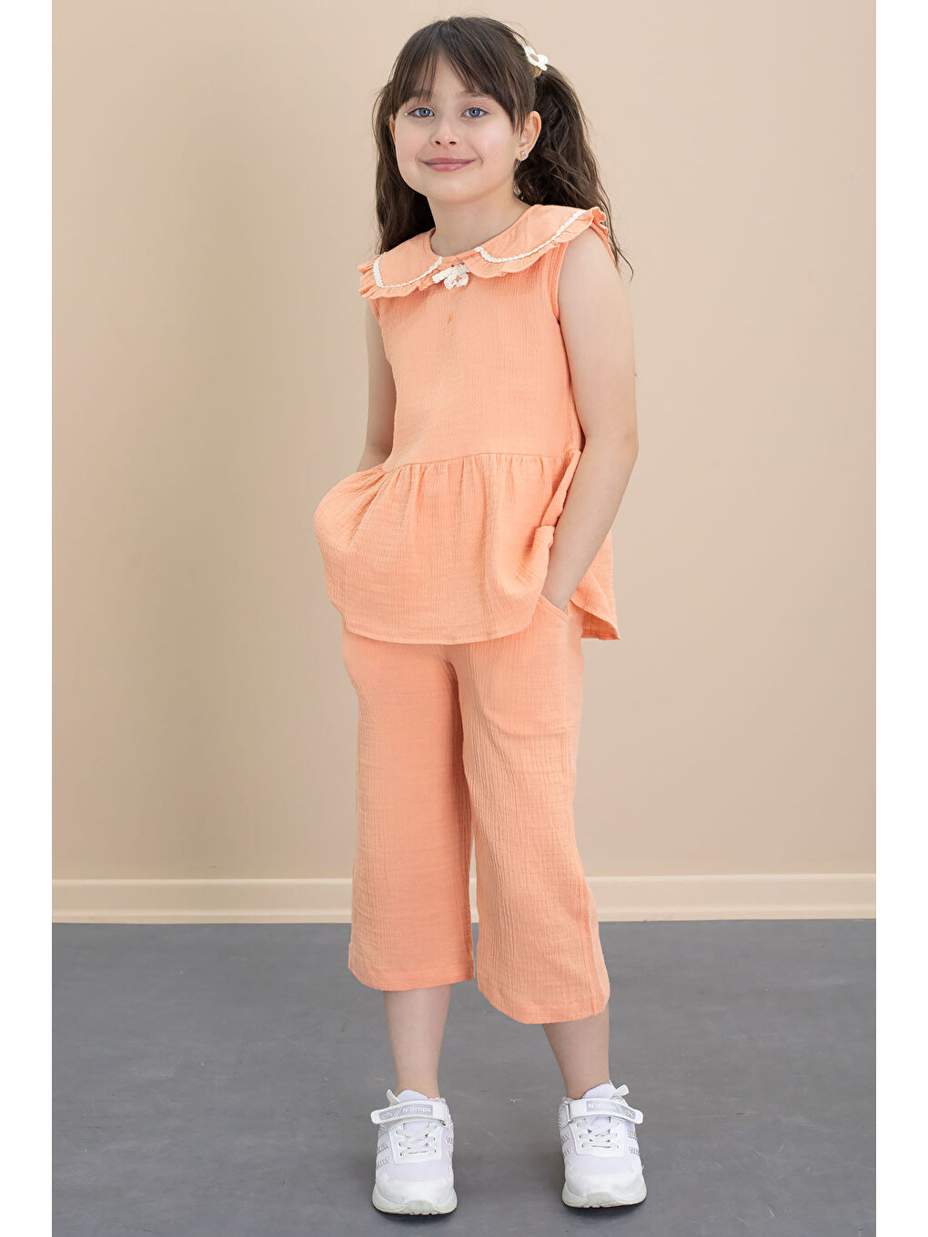 Turuncu Sıfır Kol Bebe Yaka Bluzlu Pantolonlu Kız Çocuk 2li Takım 21030
