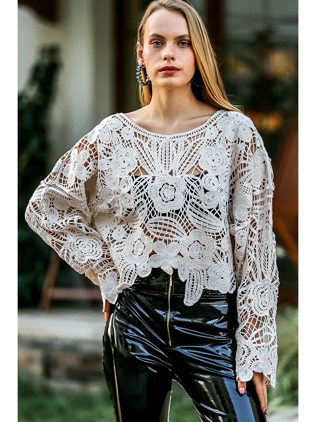 Bej Vintage çiçek motifli tığ örgü bluz-2