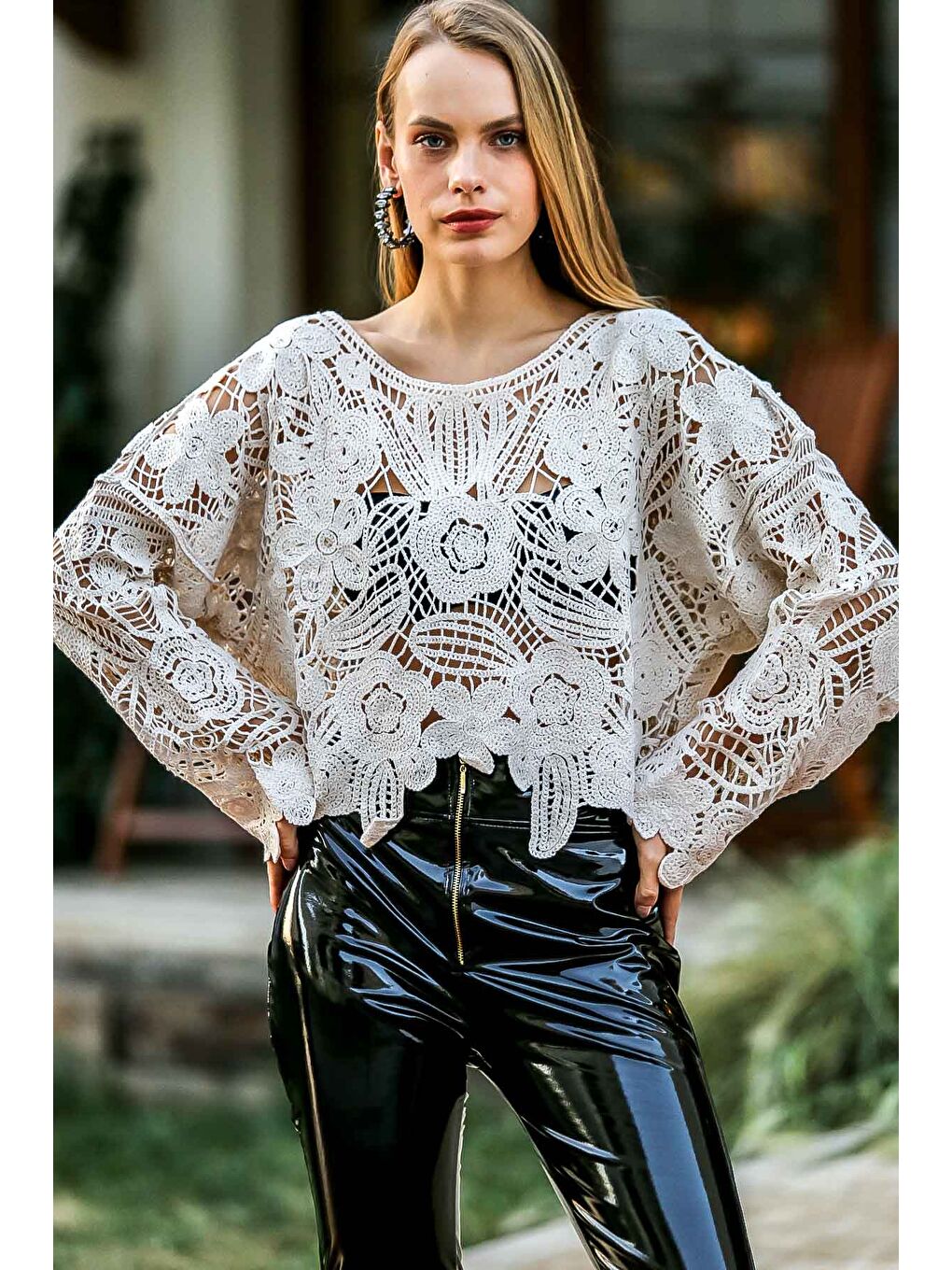 Bej Vintage çiçek motifli tığ örgü bluz-3