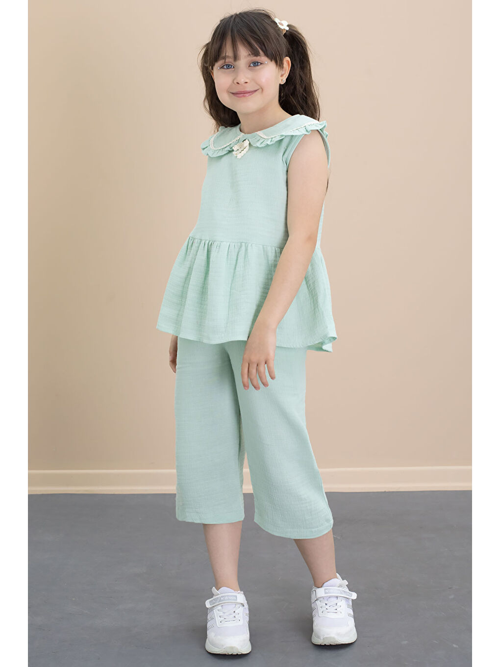 Yeşil Sıfır Kol Bebe Yaka Bluzlu Pantolonlu Kız Çocuk 2li Takım 21032