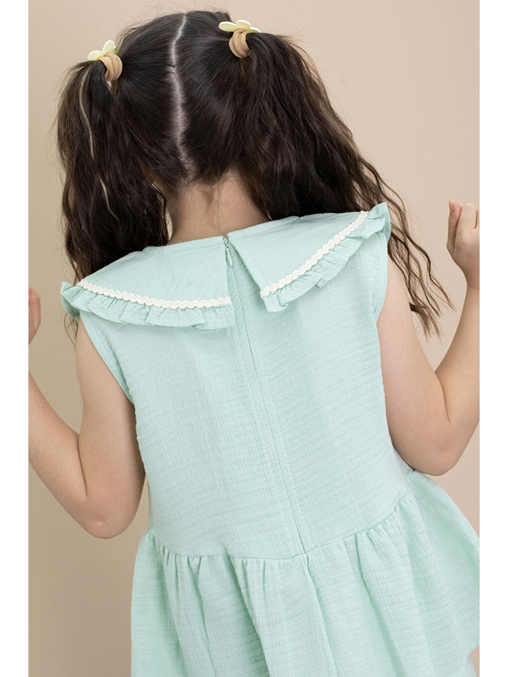 Yeşil Sıfır Kol Bebe Yaka Bluzlu Pantolonlu Kız Çocuk 2li Takım 21032-4